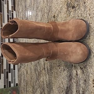 Vince Camuto Wadelyn Tan Suede Boots Siz 6W / EU 36.5
